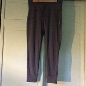 Vuori Daily Leggings, Size Large, Charcoal Gray, Draw String